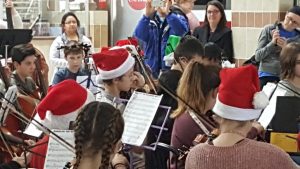 2018 Middle School Orchestras perform at Lindale Mal (5)